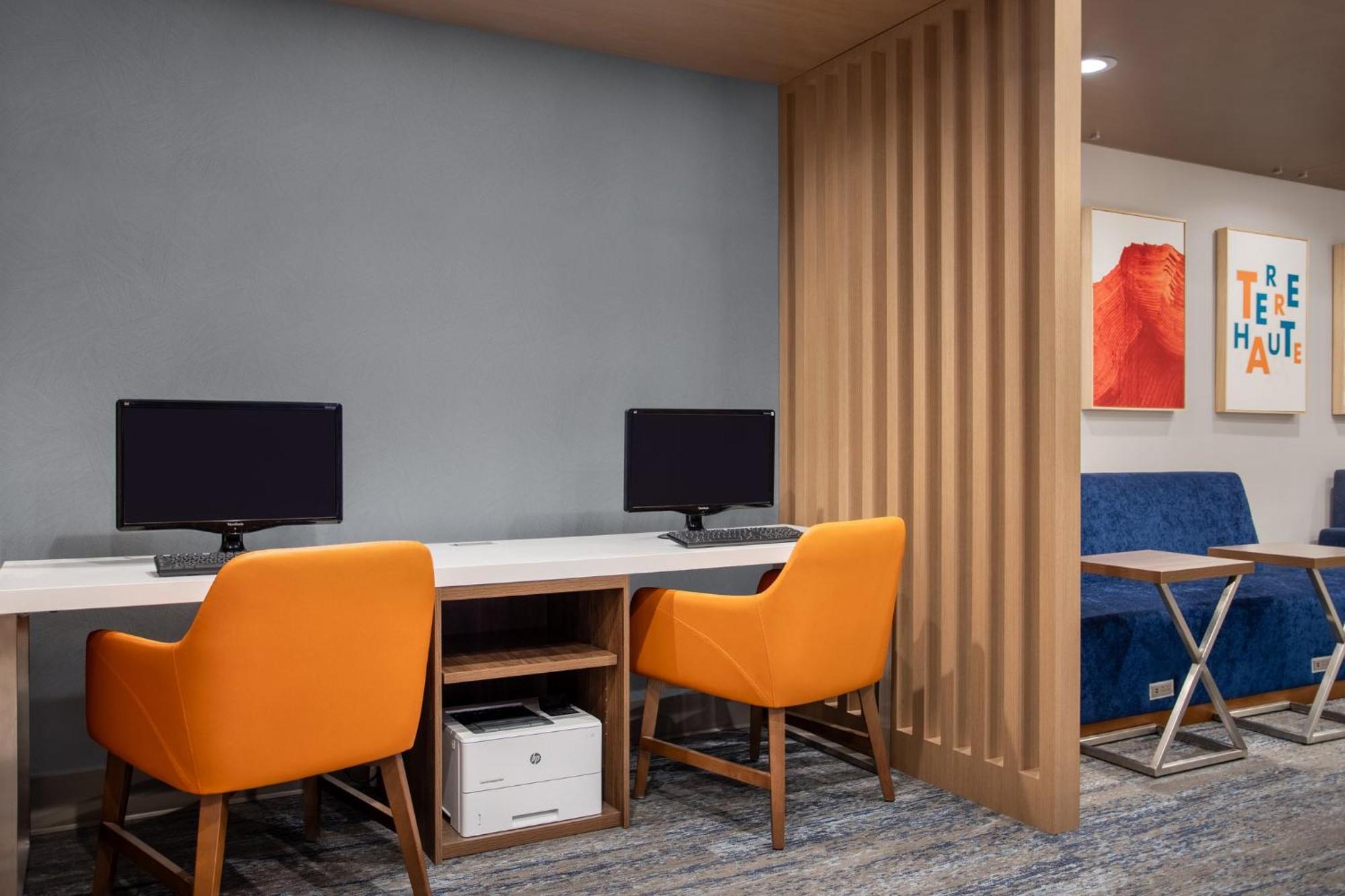 Holiday Inn Express Hotel & Suites Terre Haute By Ihg Exteriör bild