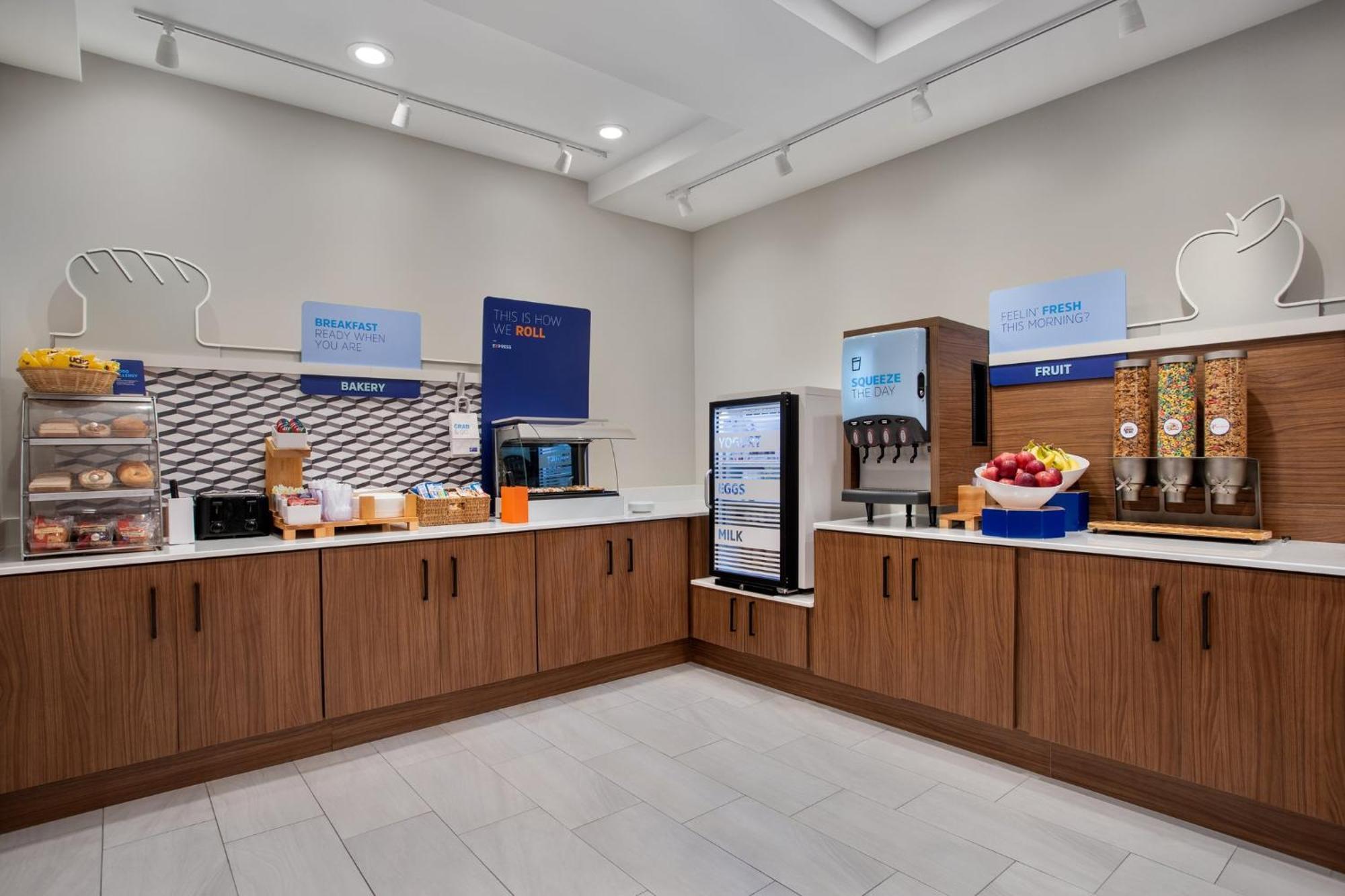 Holiday Inn Express Hotel & Suites Terre Haute By Ihg Exteriör bild