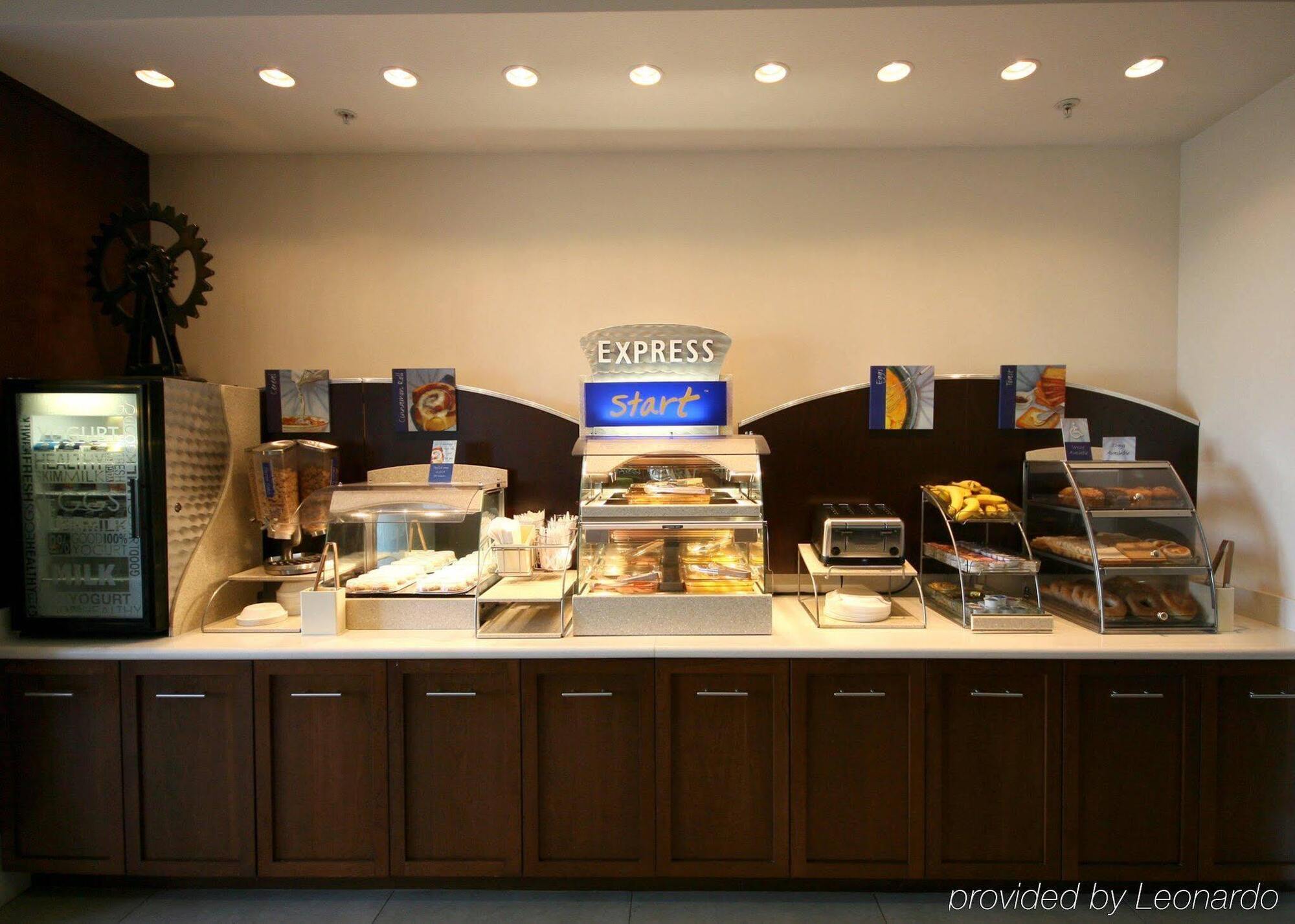 Holiday Inn Express Hotel & Suites Terre Haute By Ihg Exteriör bild