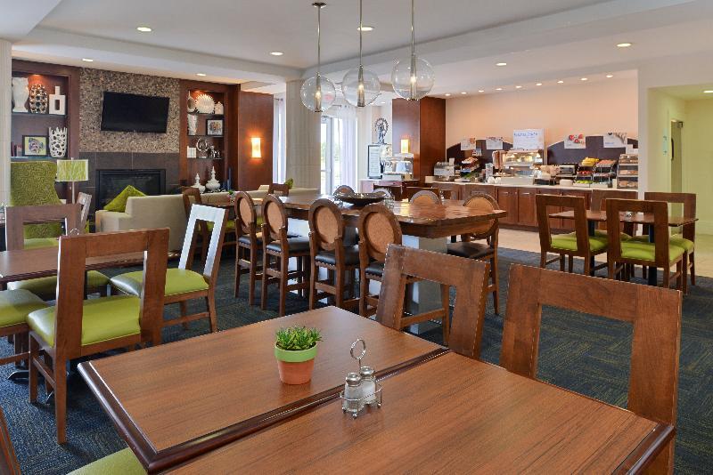 Holiday Inn Express Hotel & Suites Terre Haute By Ihg Exteriör bild